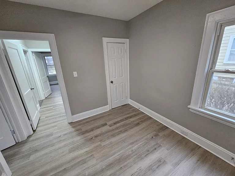 9711 Aetna Rd — Photo 18