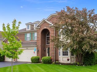 2931 Harvest Ln, Lindenhurst, IL 60046