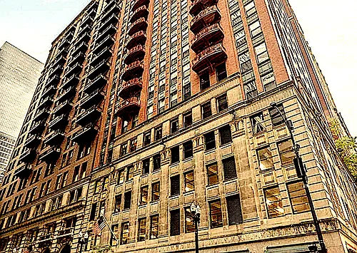 208 W Washington St Photo 1
