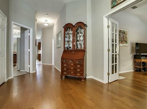 3rd image of 6212 Autumnwood Dr