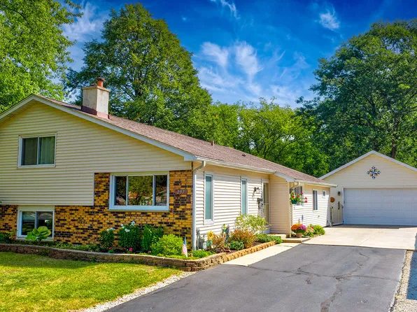 297 McMillan St, Grayslake, IL 60030