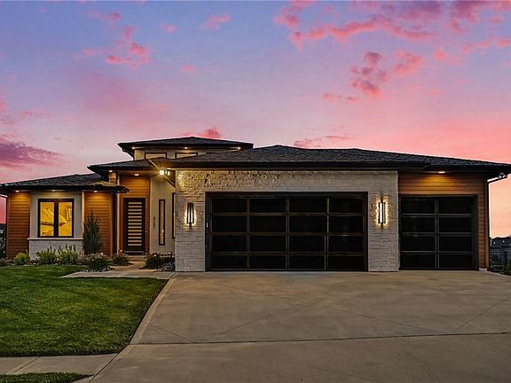 4th image of 2131 NW Palisades Dr