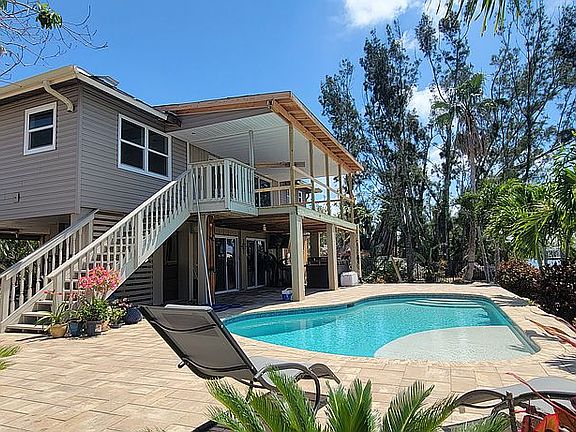 2nd image of 2345 Sanibel Blvd