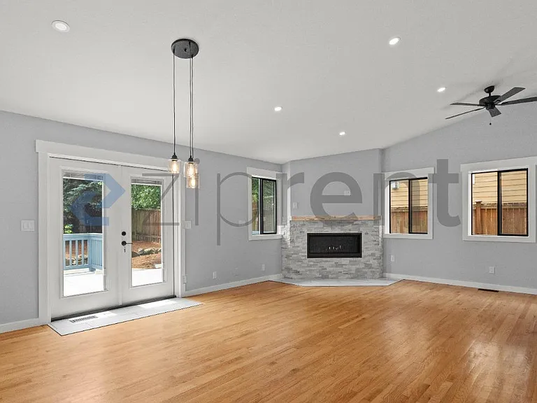 710 142nd St SW — Photo 9
