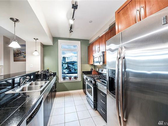5th image of 3217 Eastlake Ave E APT 411
