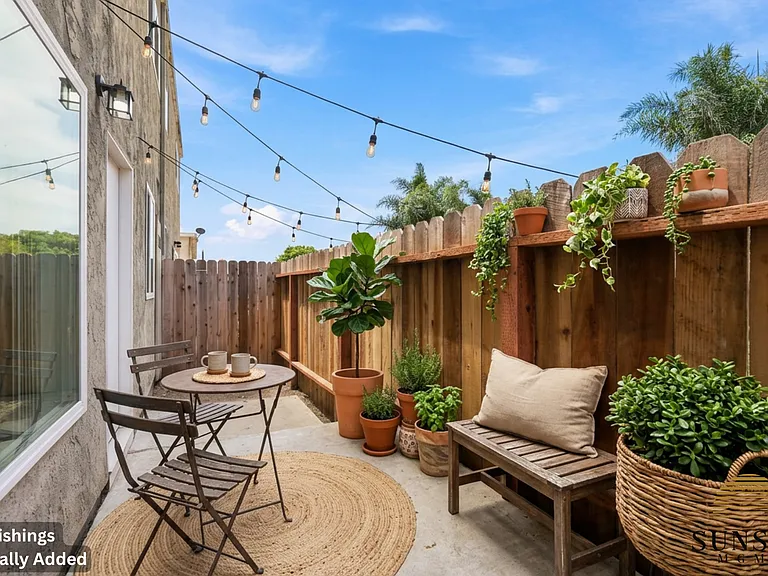 6329 Hummingbird St — Photo 6