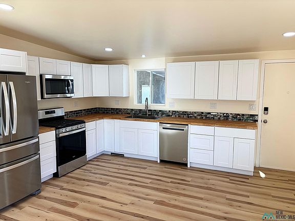 3rd image of 302 Marce Ln