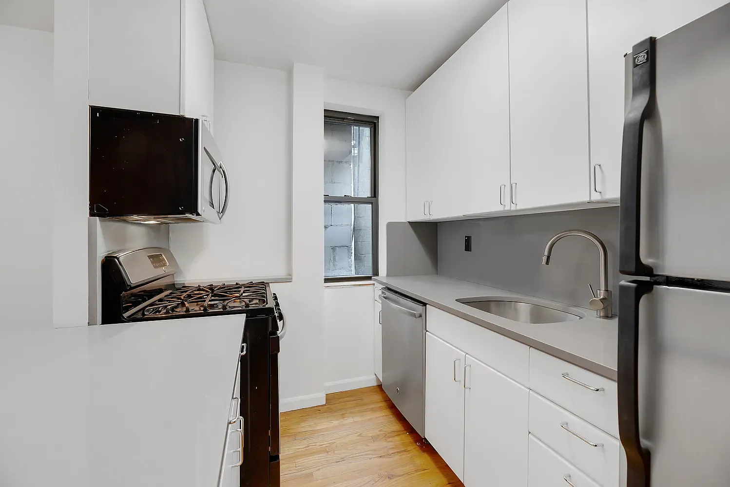 113 East 31st Street — Photo 1