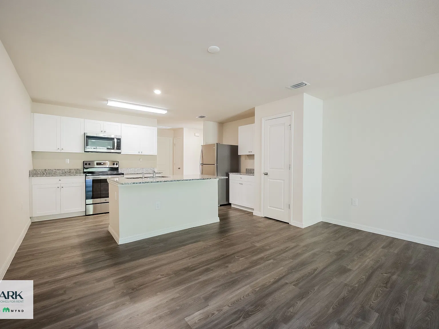 3 bed, 2.0 bath, 1400 sqft, $1,570 — Photo 4