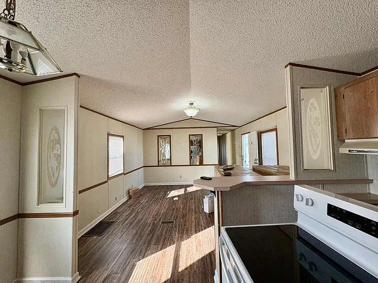 1128 S Gay Ave — Photo 67