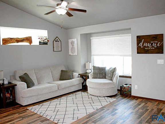 5th image of 412 Lien Ave