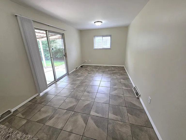 1531 Eaton Dr — Photo 9