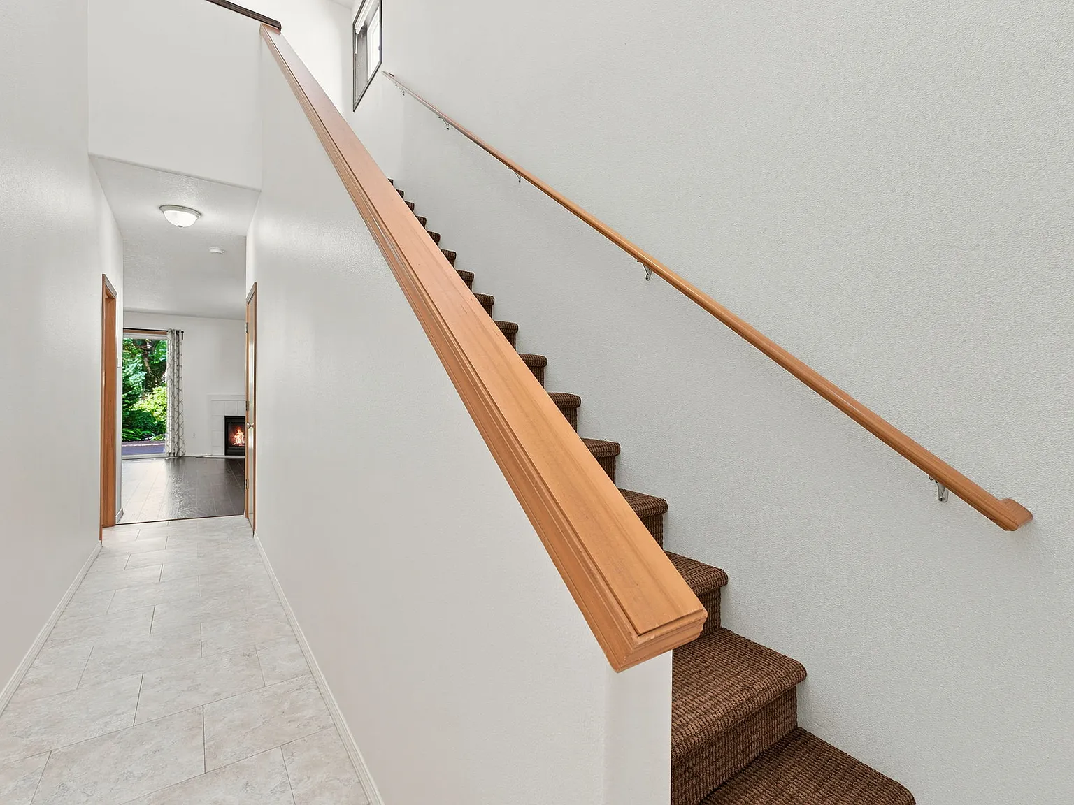 3 bed, 2.5 bath, 2004 sqft, $2,850 — Photo 3