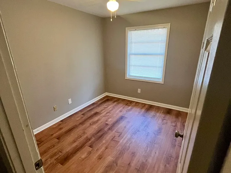 4832 Wellborn Dr — Photo 12