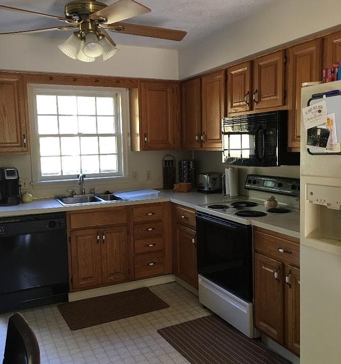 2nd image of 34 Brandywyn Dr