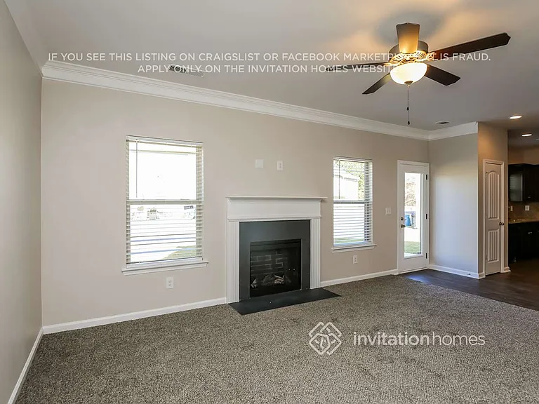 1124 Easley Ct — Photo 3