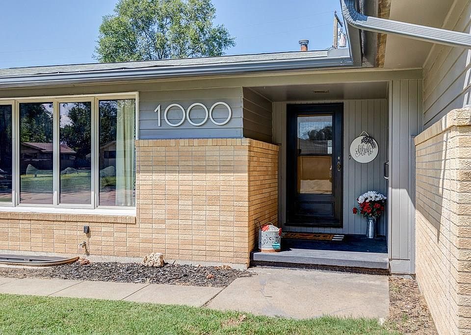 1st image of 1000 Rainbow Dr
