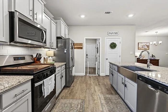 8009 Crawford Dr — Photo 16