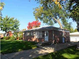16027 Larkspur St, Roseville, MI 48066