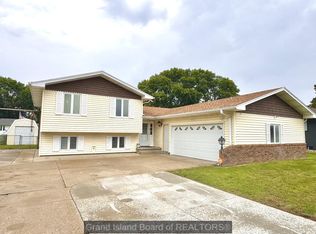 1322 Sheridan Pl, Grand Island, NE 68803