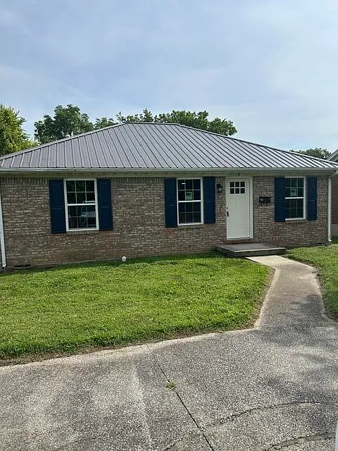 3 bed, 1.5 bath, 1015 sqft, $1,600 — Photo 3