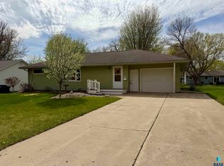 1115 N Elmhurst St, Luverne, MN 56156