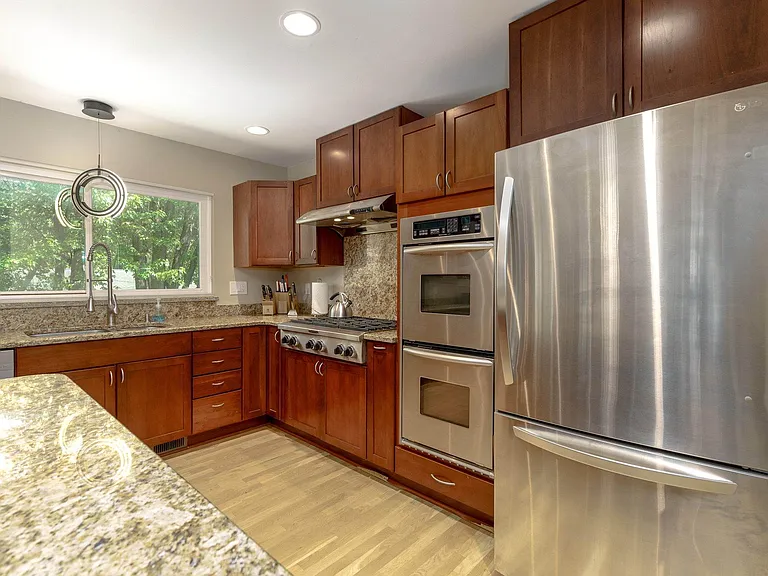 2611 Colby Dr — Photo 15