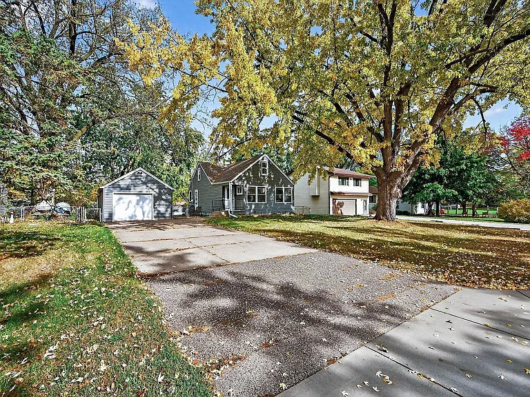 2199 Oakwood Dr — Photo 35