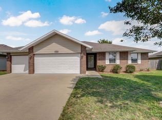 1064 S Red Ave, Springfield, MO 65802