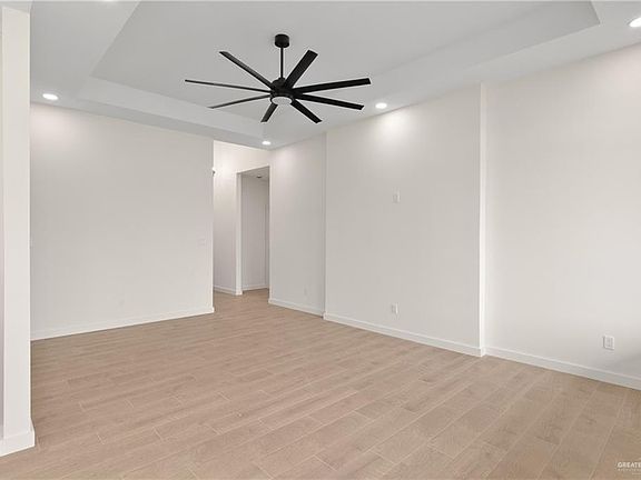 3rd image of 2809 N Alyna Ave