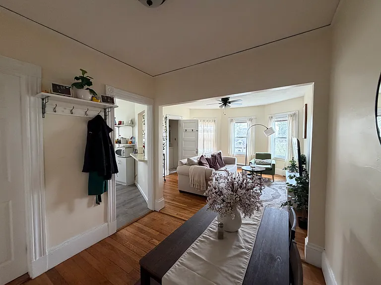 83-85 Grandview Ave #1 — Photo 2
