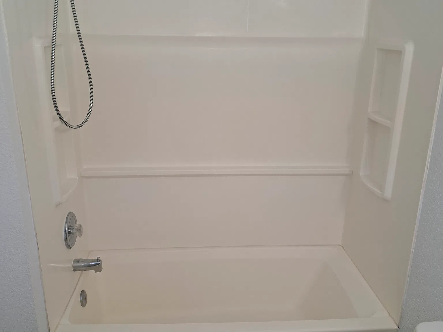 2 bed, 1222 sqft, $2,200 — Photo 2