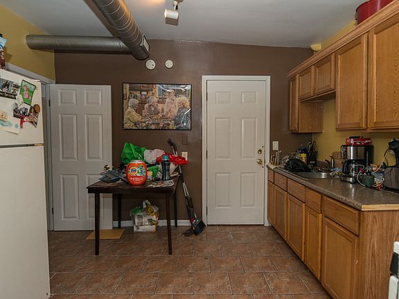 2nd image of 1653 W Superior St APT 1R