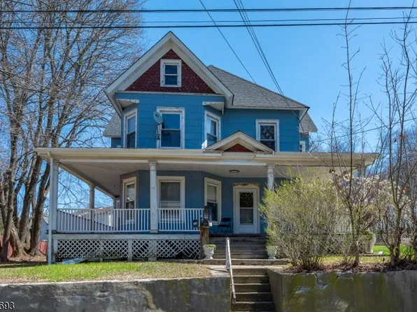223 Main St, Newton Town, NJ 07860