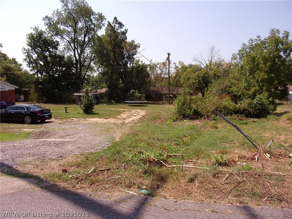 1st image of 27 Gordon Dr