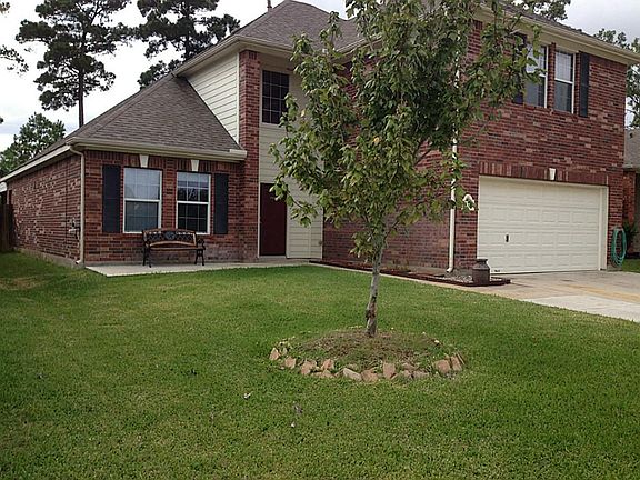 Well cared for family home in Magnolia School District
