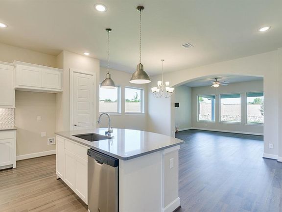 4th image of 5008 Gleneagle Dr