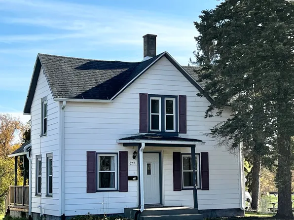 627 S Center St, Beaver Dam, WI 53916