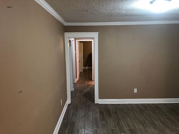 5th image of 320 Woodmeade Ct