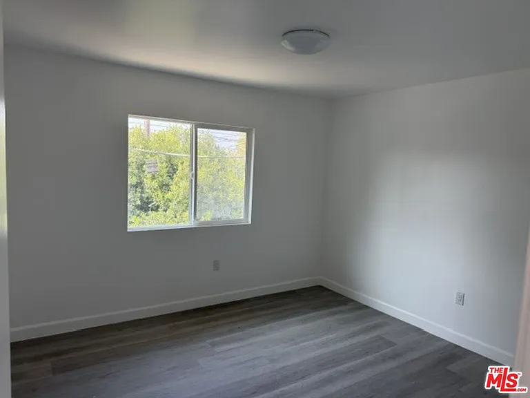 1499 W 35th Pl #3 — Photo 11
