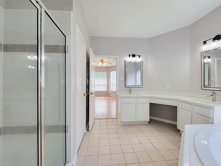 9410 Barretts Glen Ct — Photo 23
