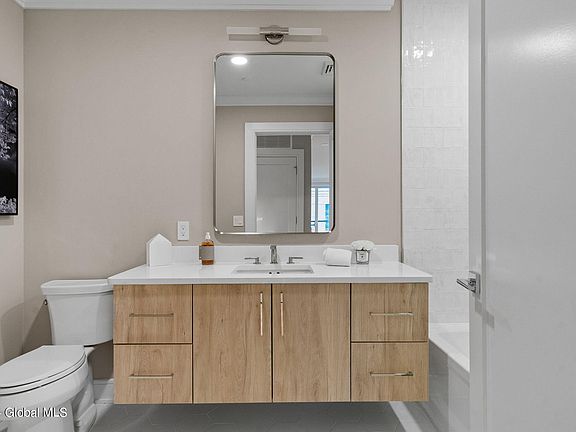 5th image of 19 Washington Street #658 I