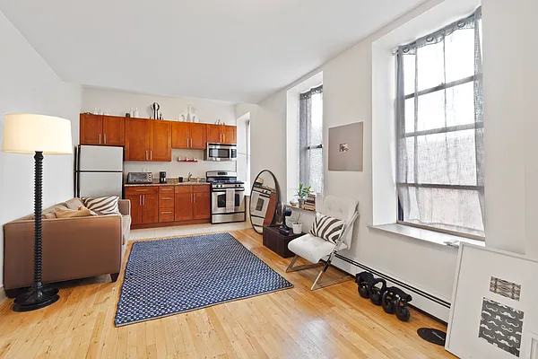 Rented by Blip LLC | media 11