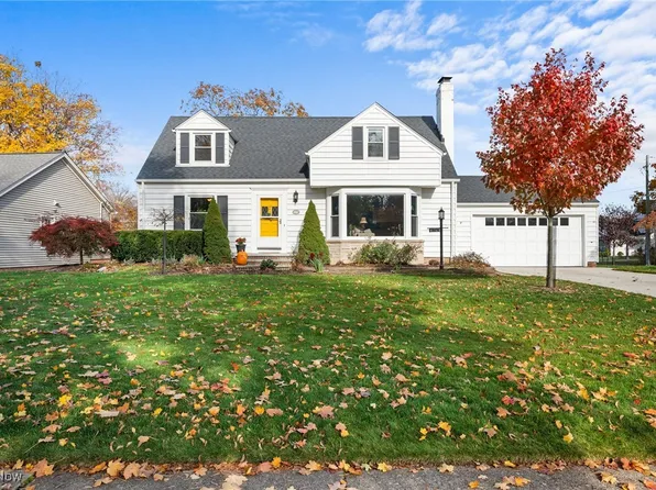 19070 Coffinberry Blvd, Fairview Park, OH 44126