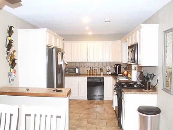3rd image of 1615 N 75th Dr