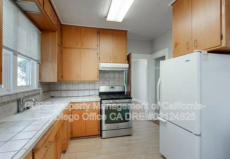 3354 Granada Ave — Photo 3