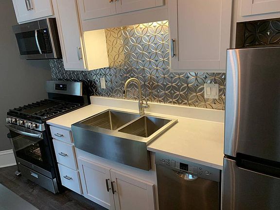 3rd image of 3226 Chatham Ave APT 1