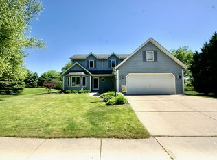 1293 Swallow Rd, Waukesha, WI 53189