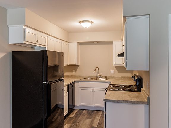 4th image of 2103 Green Tree Rd #3