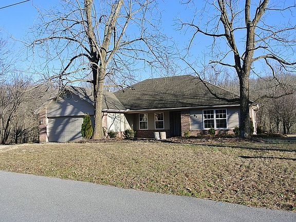 3rd image of 61 Sunderland Dr